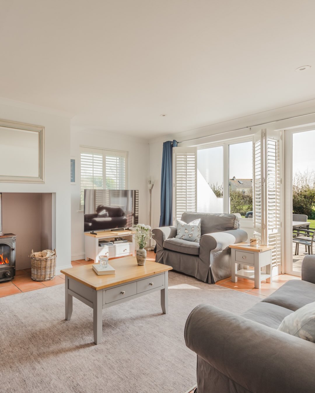 Just minutes from the beach and the South West Coast Path, Lundy is made for easy days on foot. Wand