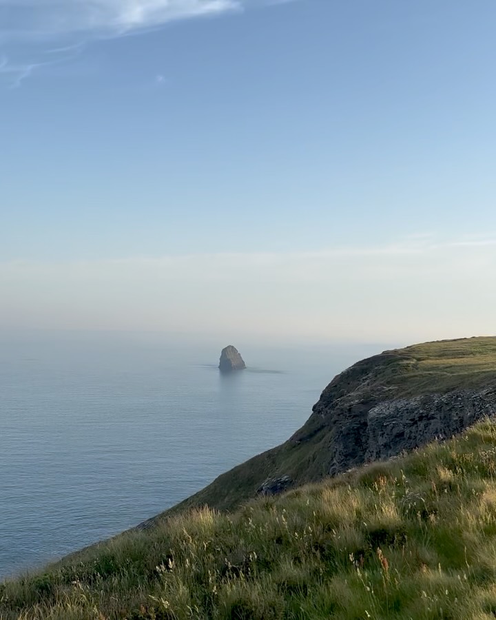 This weekend’s forecast is the sort you long for — long, sunny days, a gentle breeze, and a sea that