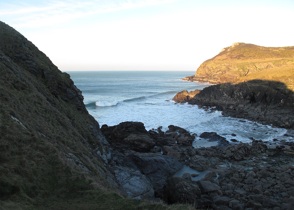 The stony beach at Lunday Bay in north Cornwall.